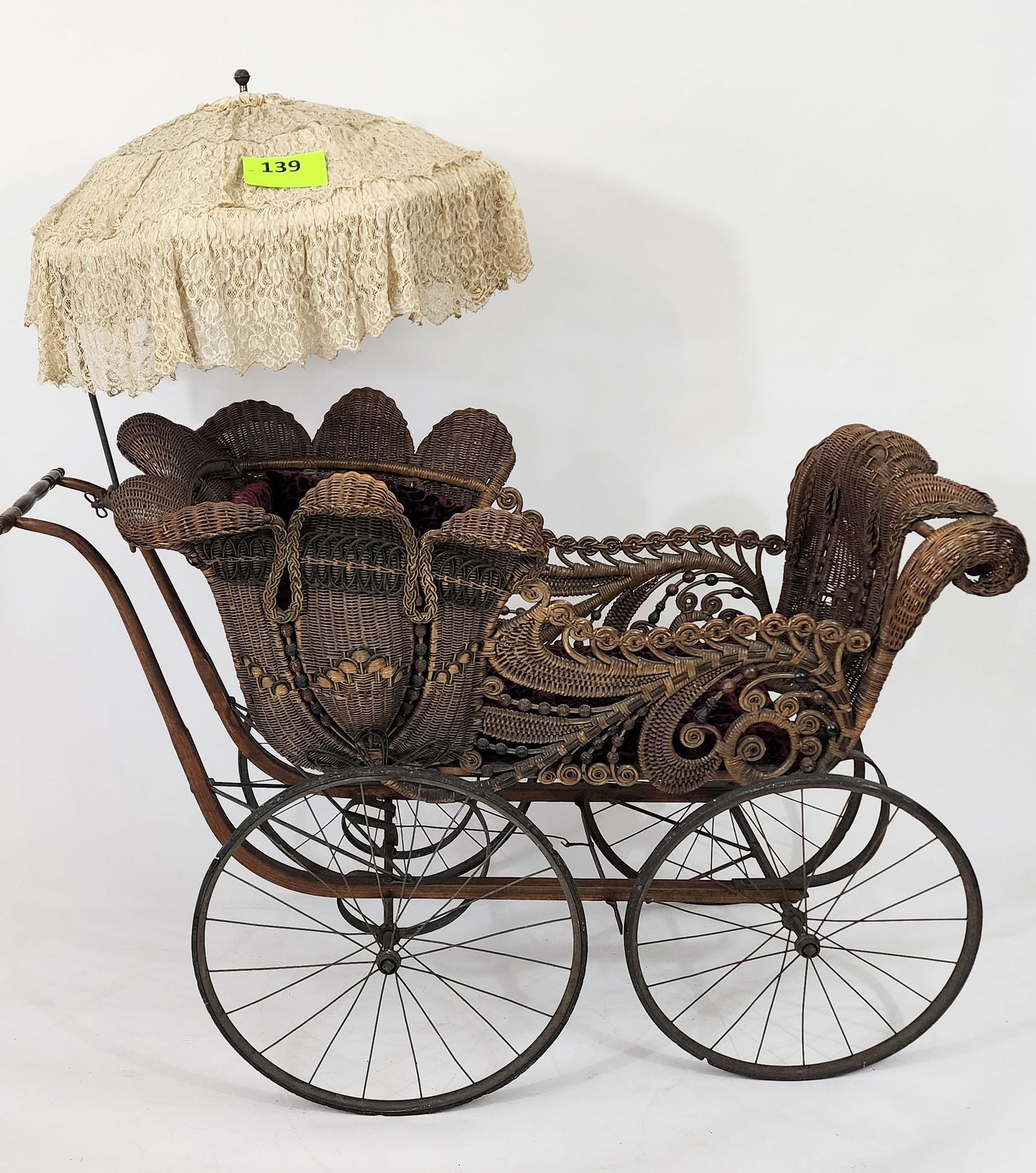 HEYWOOD "TULIP" BABY CARRIAGE (1 of 10)