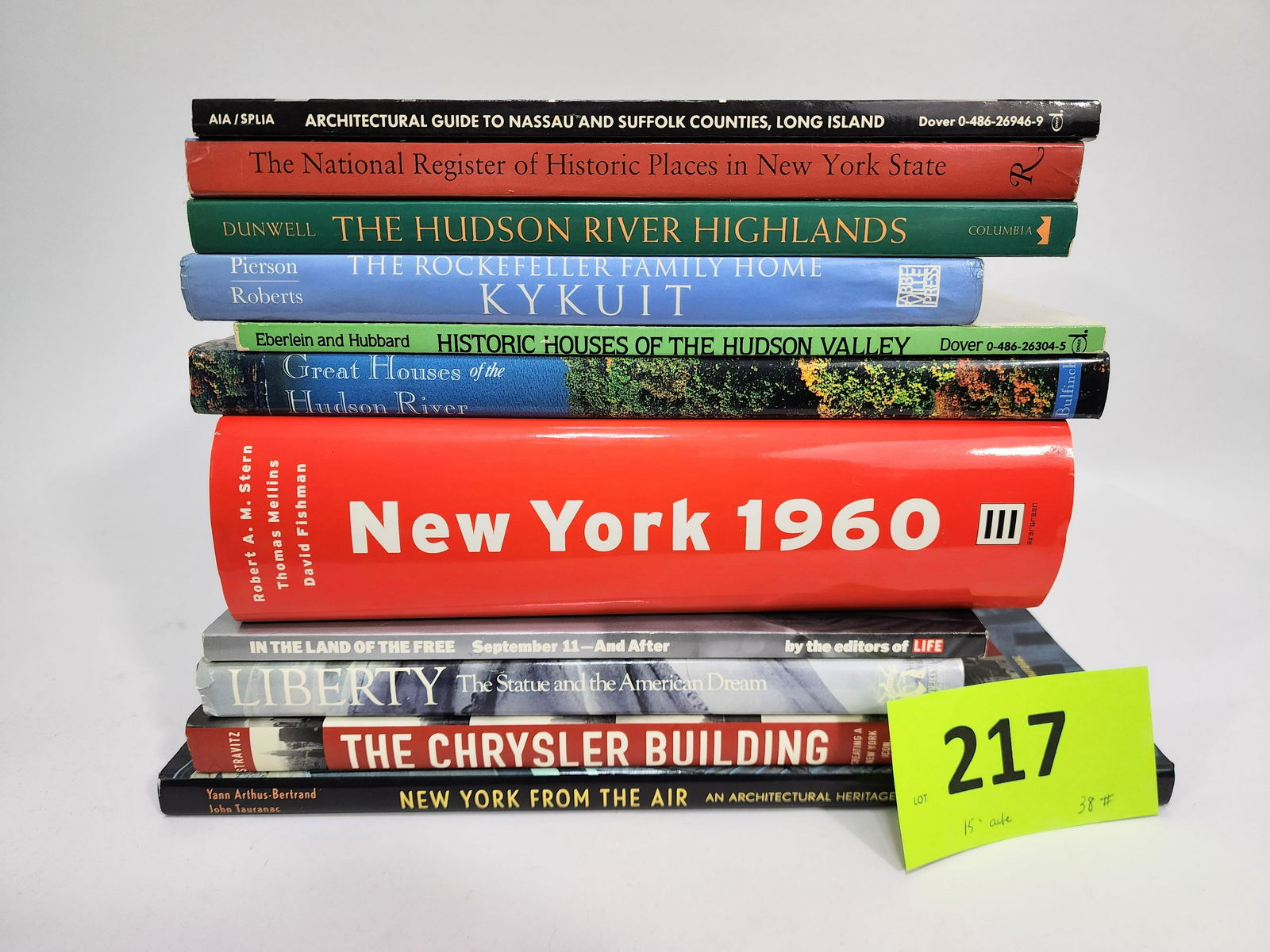 GROUP OF BOOKS ON NEW YORK CITY, HUDSON VALLEY & NY STATE ARCHITECTURE & HISTORY (1 of 1)