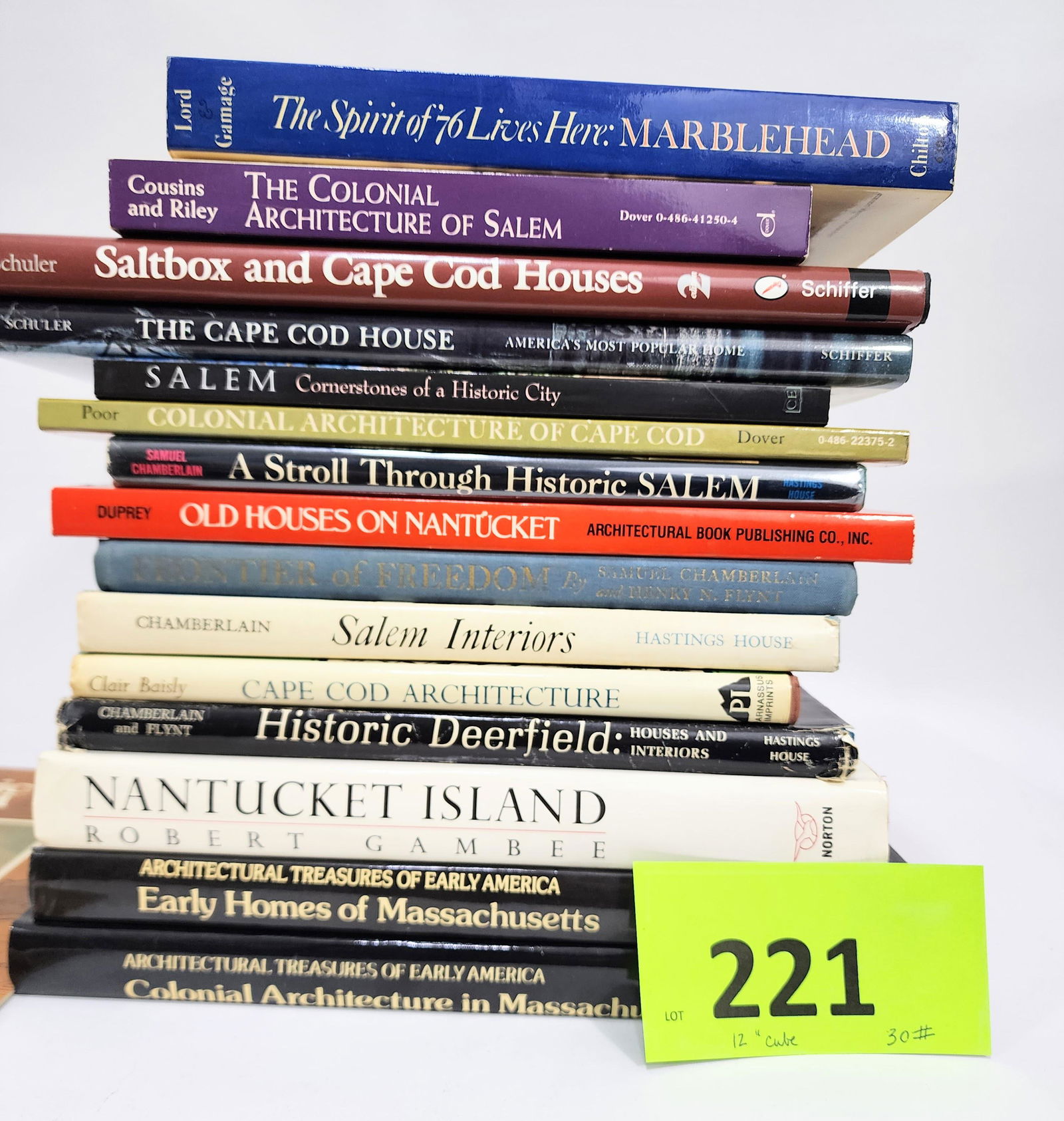 GROUP OF BOOKS ON MASSACHUSETTS ARCHITECTURE & HISTORY (1 of 2)