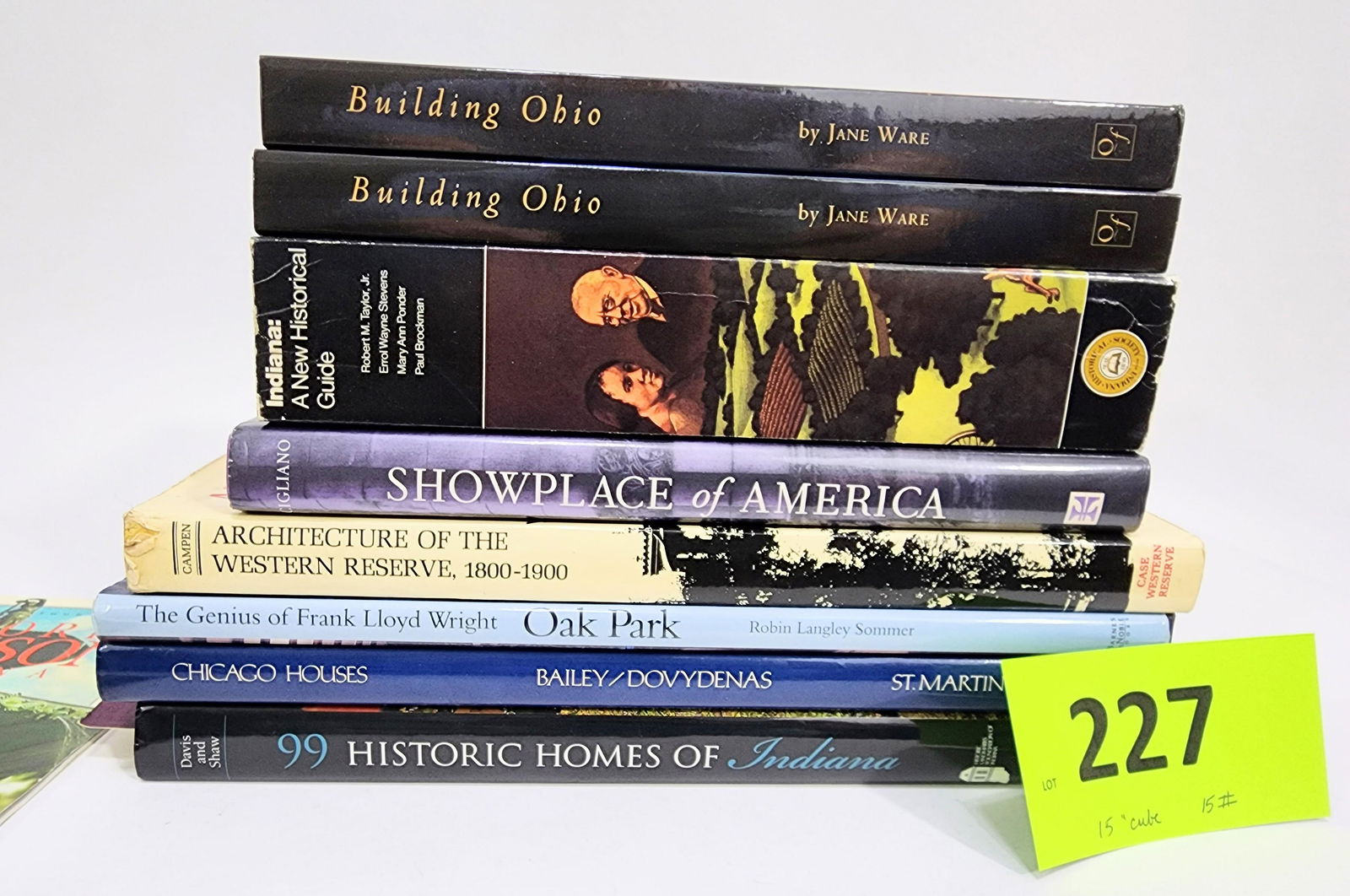 GROUP OF BOOKS ON MIDWEST ARCHITECTURE & HISTORY (1 of 2)