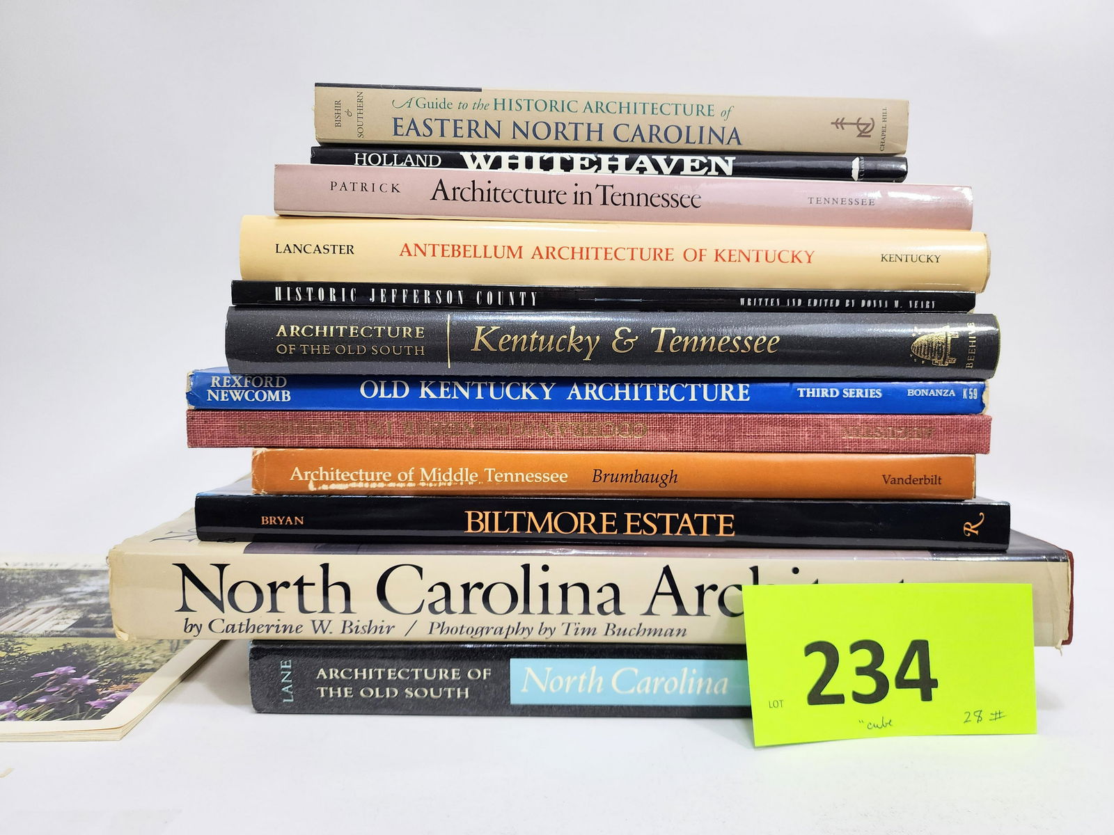 GROUP OF BOOKS ON NORTH CAROLINA, KENTUCKY & TENNESSEE ARCHITECTURE (1 of 2)
