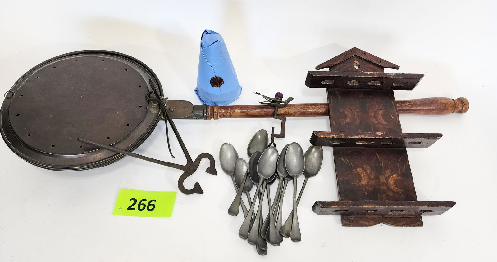 GROUP OF COUNTRY ITEMS (1 of 4)