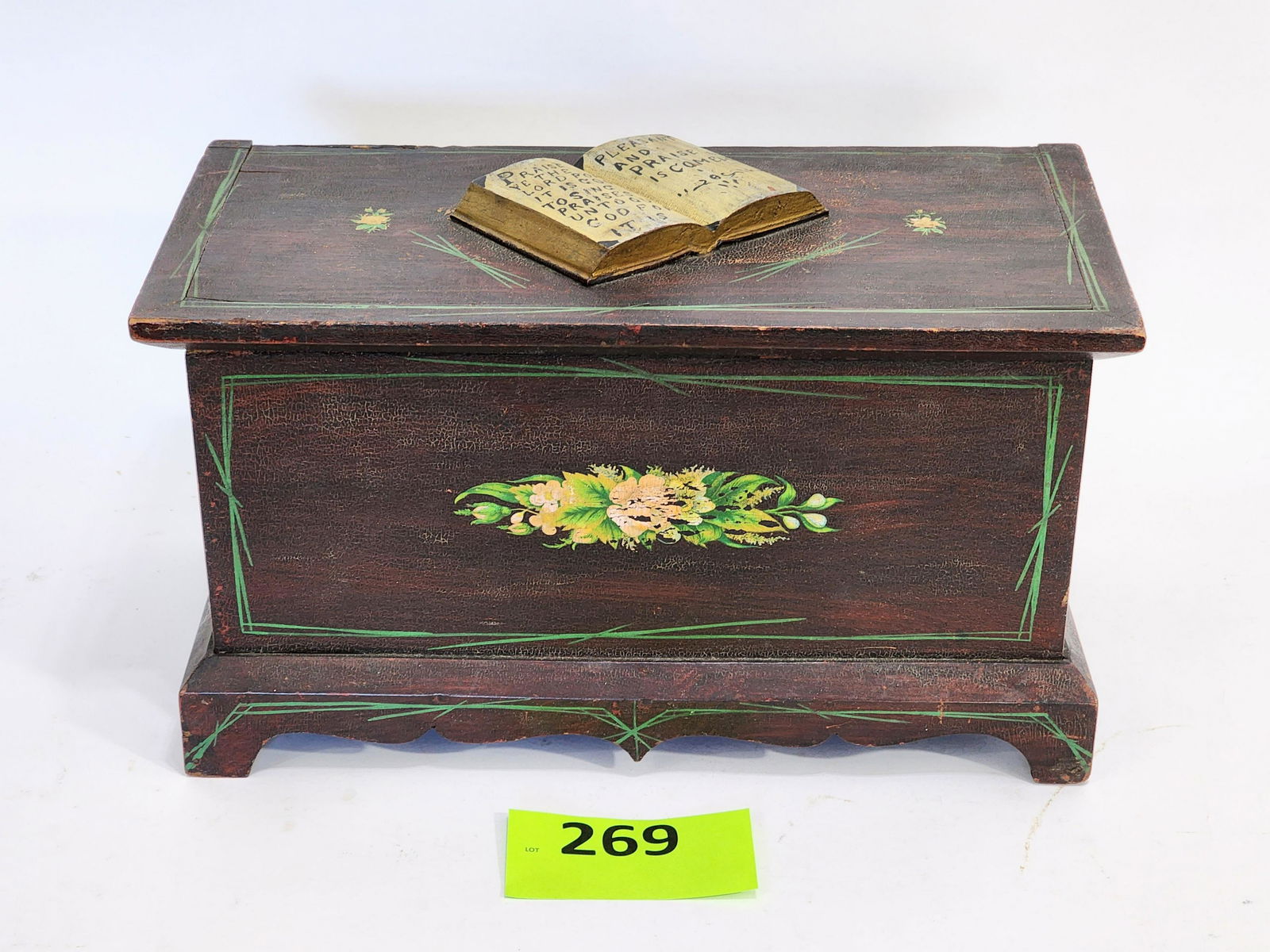 DECORATED BOX (1 of 7)