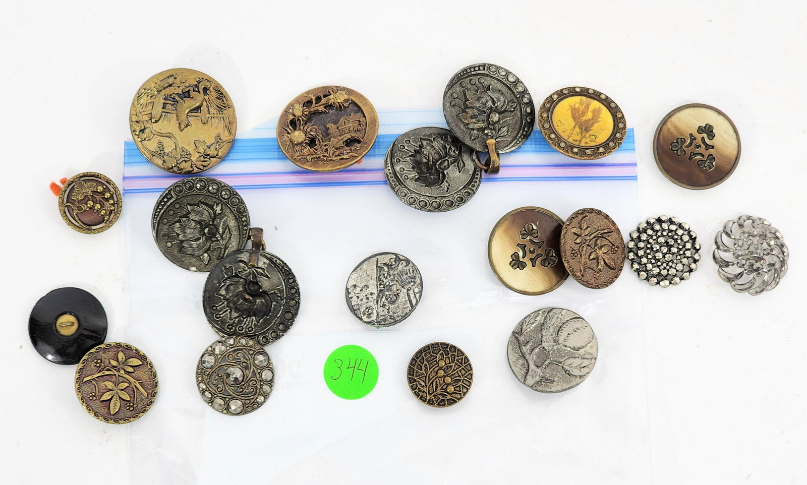 GROUP OF VICTORIAN BUTTONS (1 of 2)
