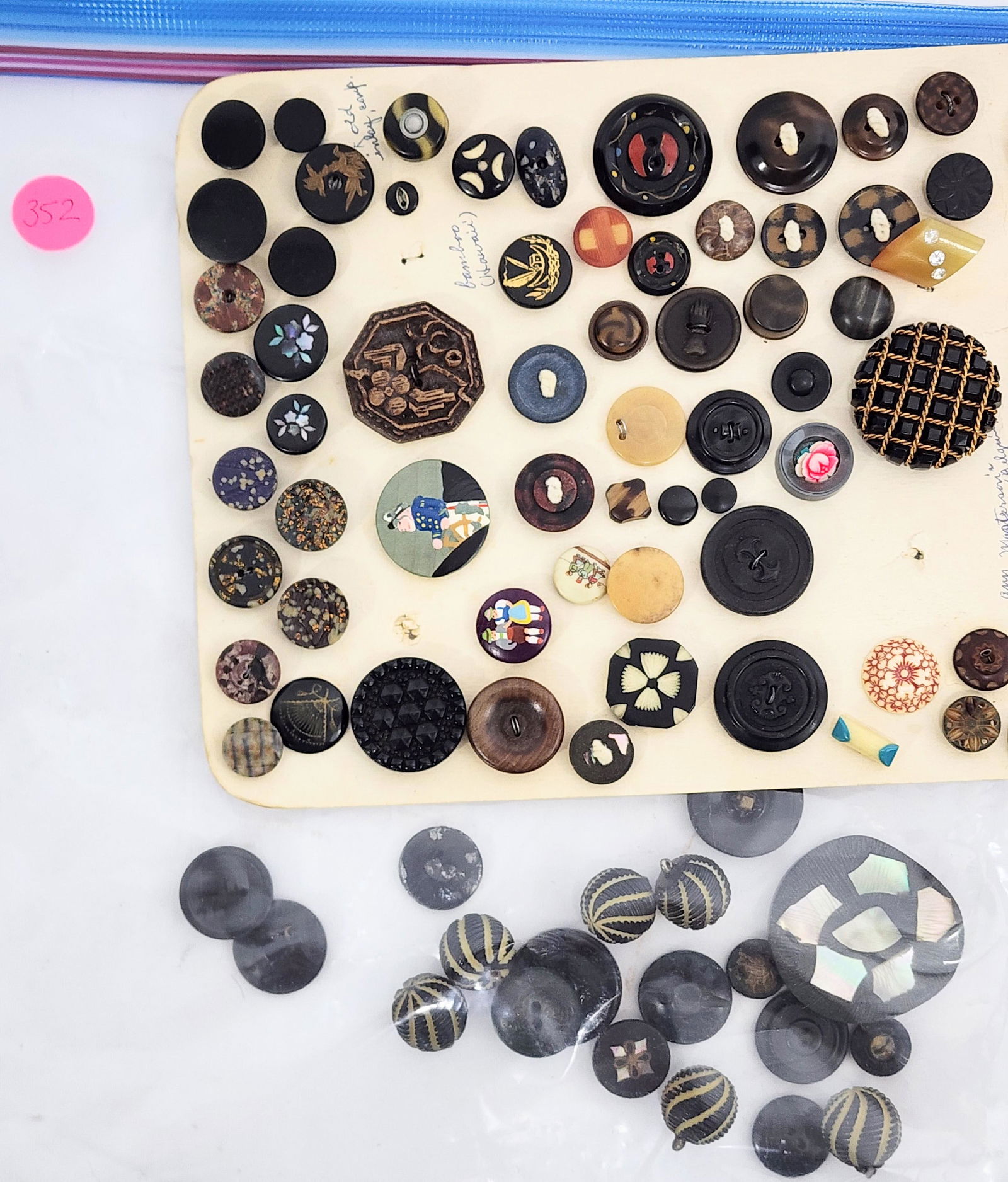 GROUP OF VICTORIAN BUTTONS (1 of 2)