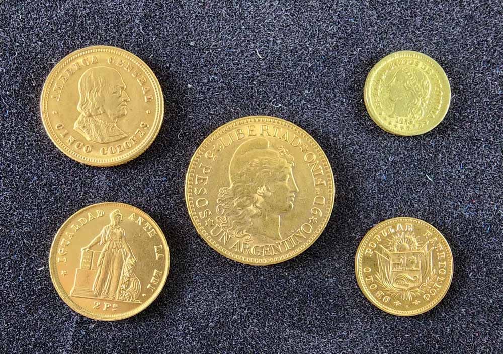 5 CENTRAL AND SOUTH AMERICAN GOLD COINS (1 of 2)