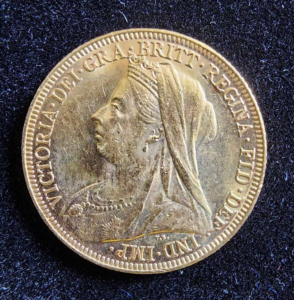 1897 BRITISH VICTORIAN GOLD SOVEREIGN COIN (1 of 2)