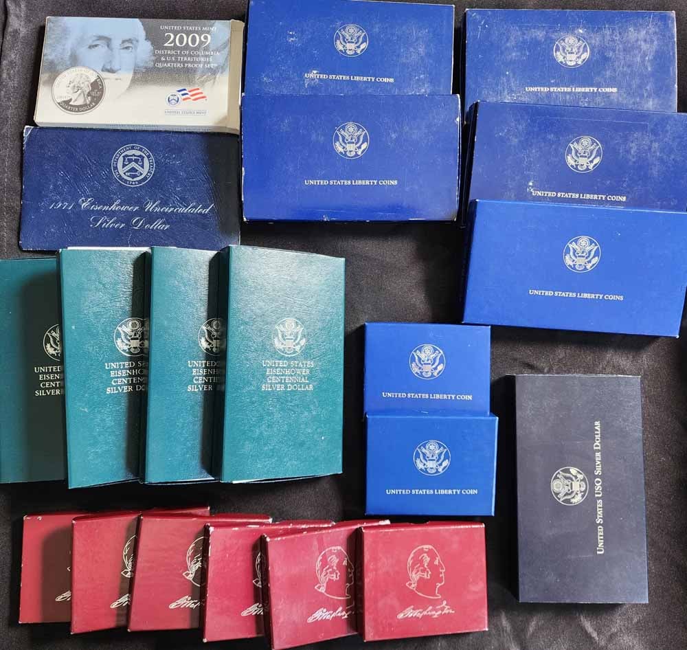 COLLECTION OF US PROOF/UNCIRCULATED COINS AND SETS (1 of 6)