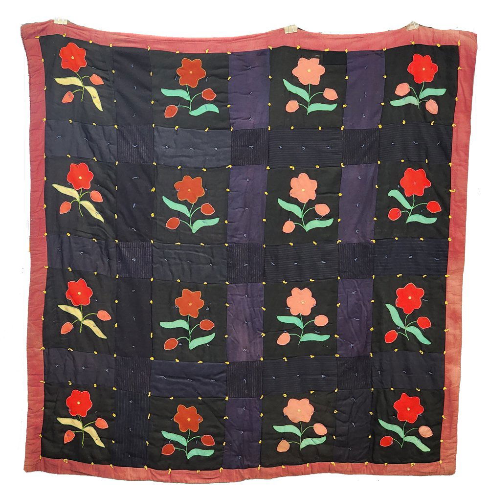 TIED AND APPLIQUE QUILT (1 of 3)