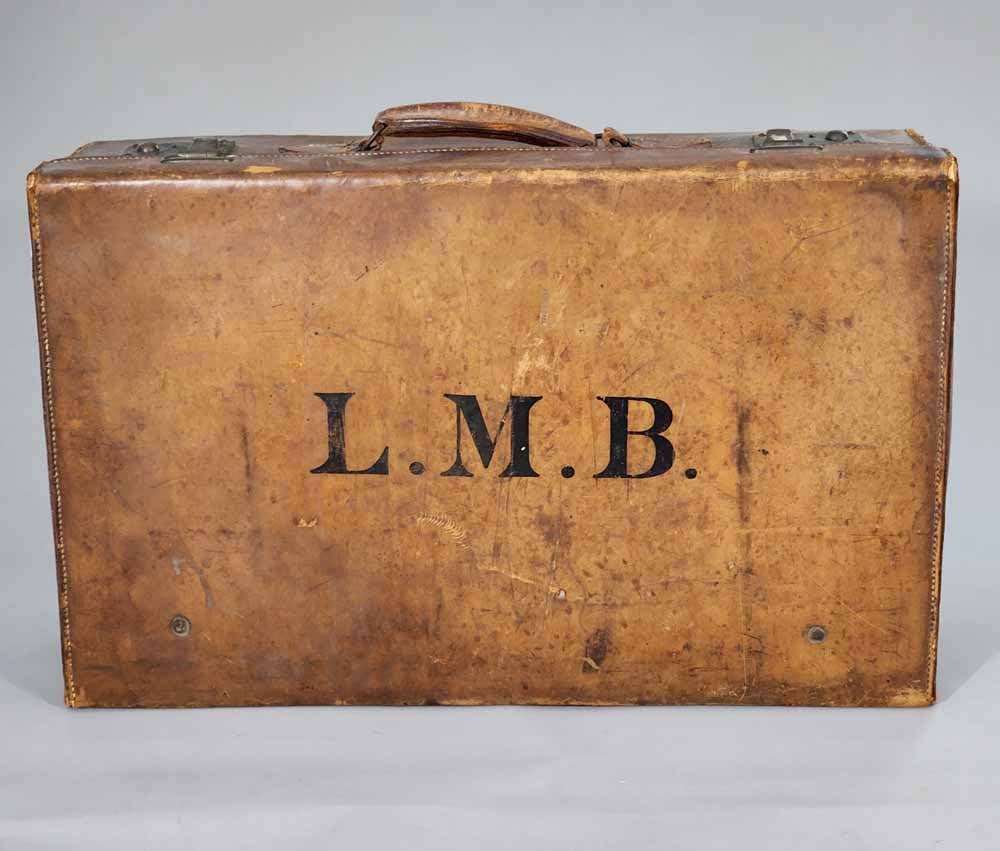 VINTAGE LEATHER SUITCASE (1 of 4)