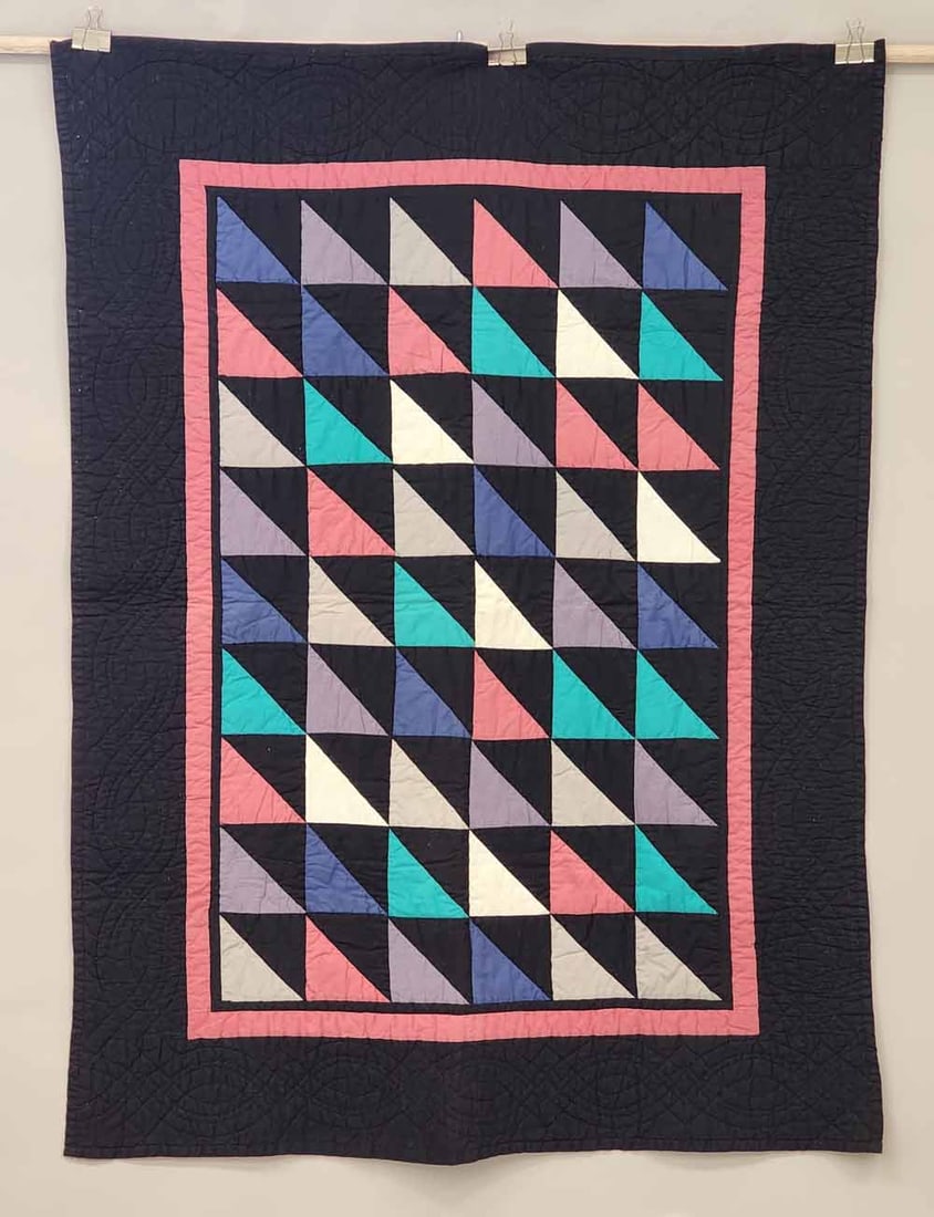 AMISH CRIB QUILT (1 of 3)