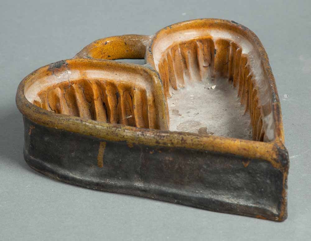 HEART-SHAPED REDWARE FOOD MOLD (1 of 4)