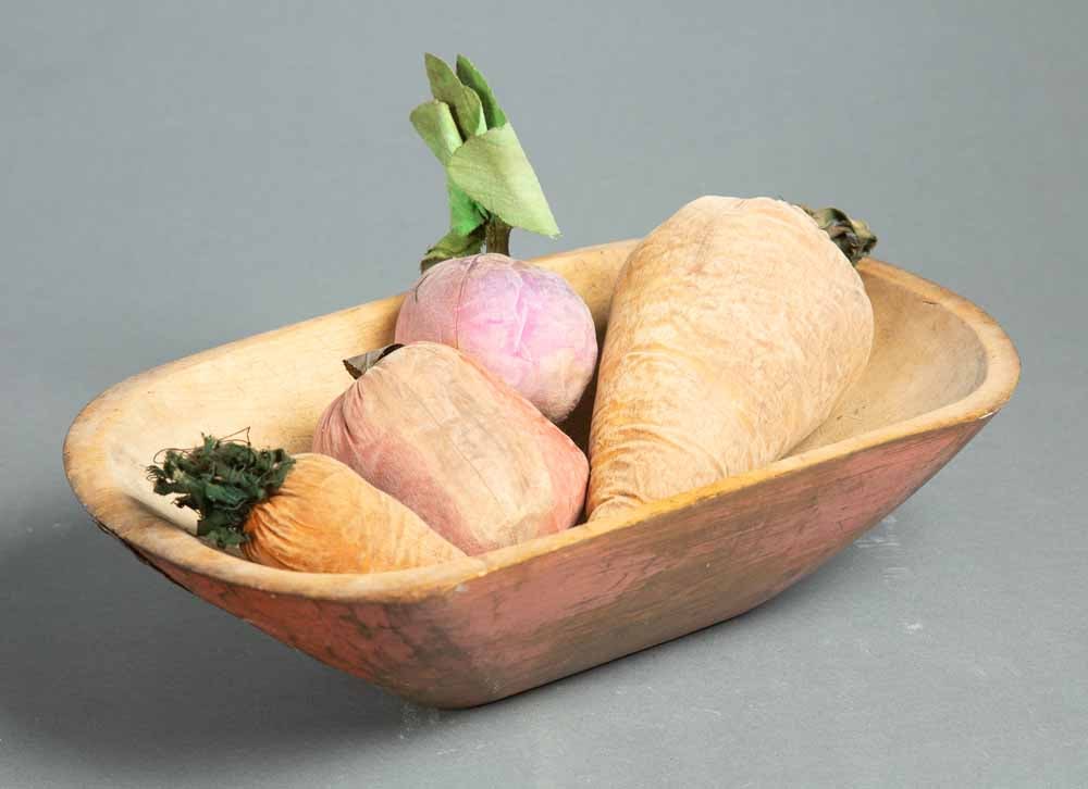 COLLECTION OF FABRIC VEGETABLES (1 of 6)