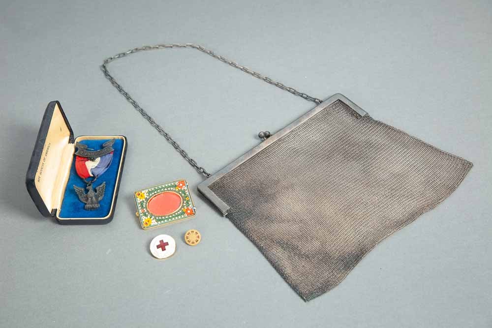 SMALL GROUP OF MISCELLANEOUS ITEMS (1 of 3)