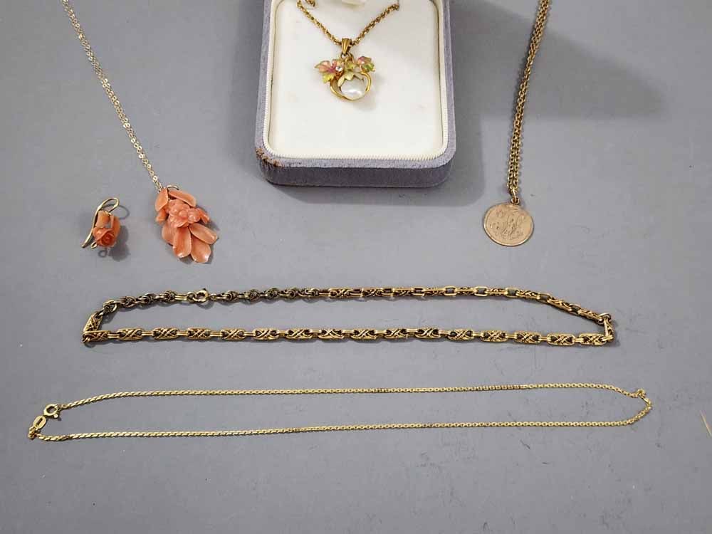 GROUP OF FIVE GOLD CHAINS (1 of 4)