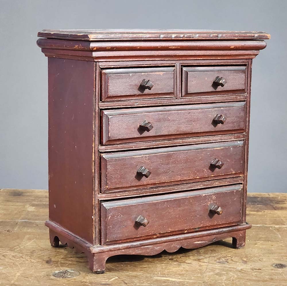 MINIATURE CHEST OF DRAWERS (1 of 4)