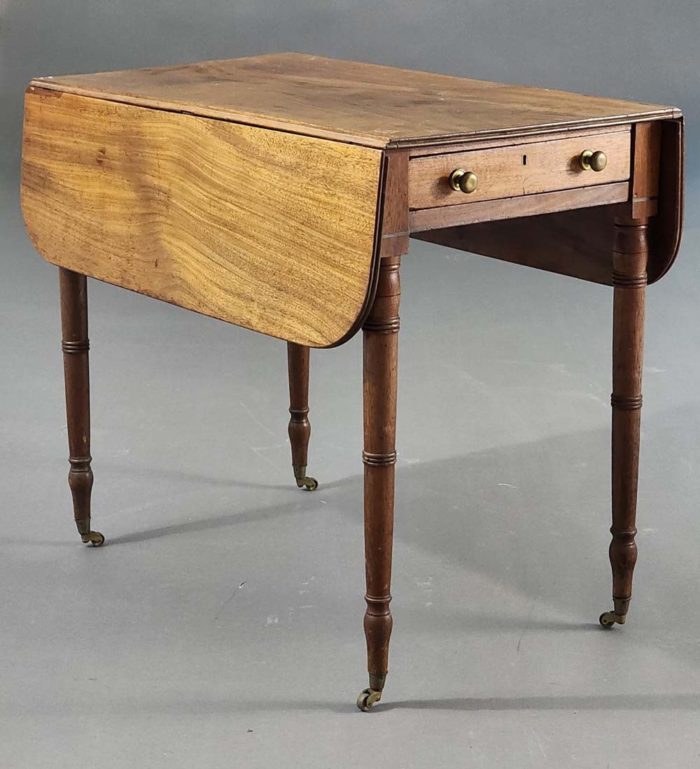 SHERATON DROP-LEAF TABLE (1 of 6)