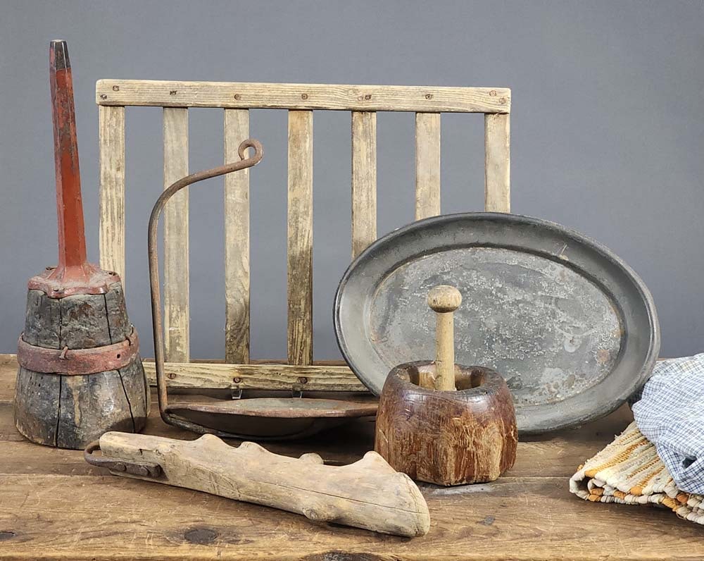 COLLECTION OF PRIMITIVE ITEMS (1 of 8)