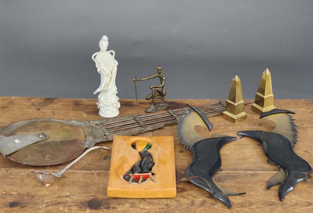 COLLECTION OF DECOR (1 of 5)