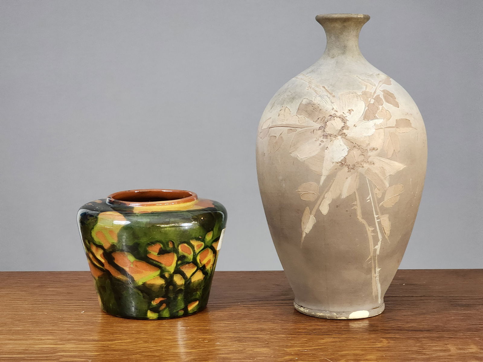 TWO PIECES OF OHIO ART POTTERY (1 of 8)
