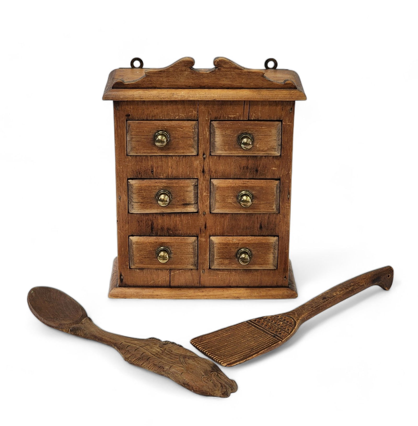 THREE FOLKSY KITCHEN ITEMS (1 of 7)