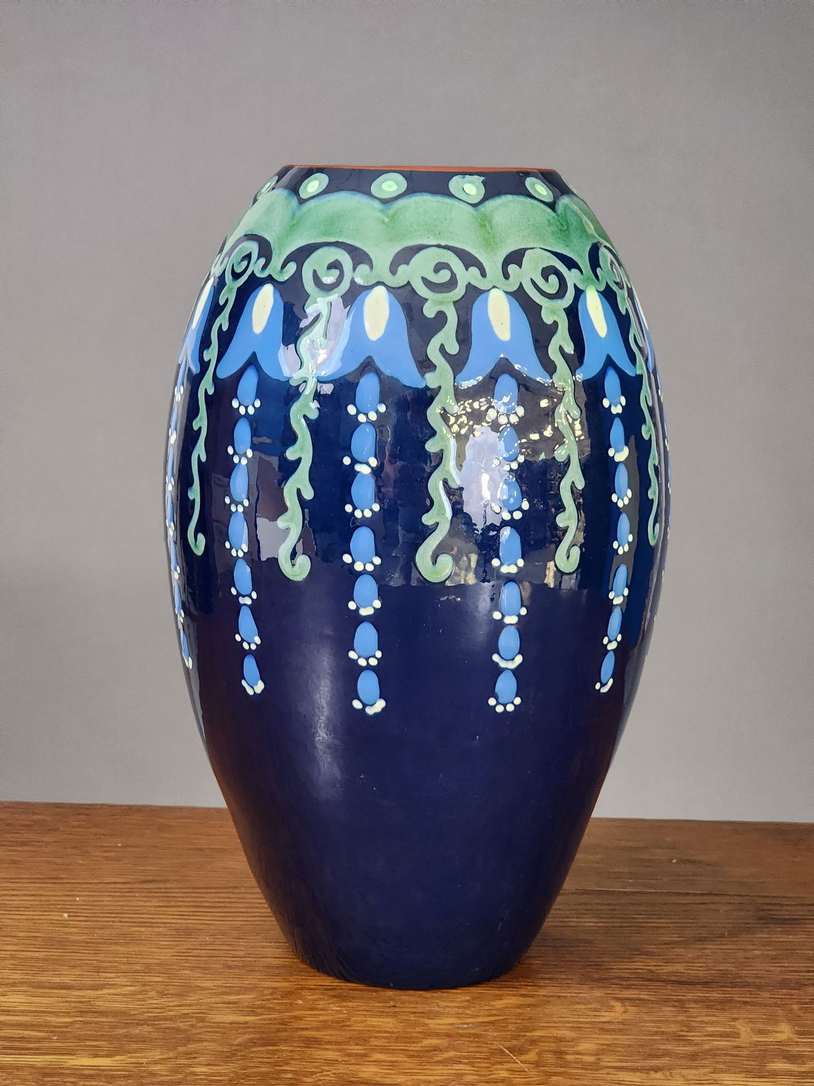 LARGE ARTS AND CRAFTS VASE (1 of 5)
