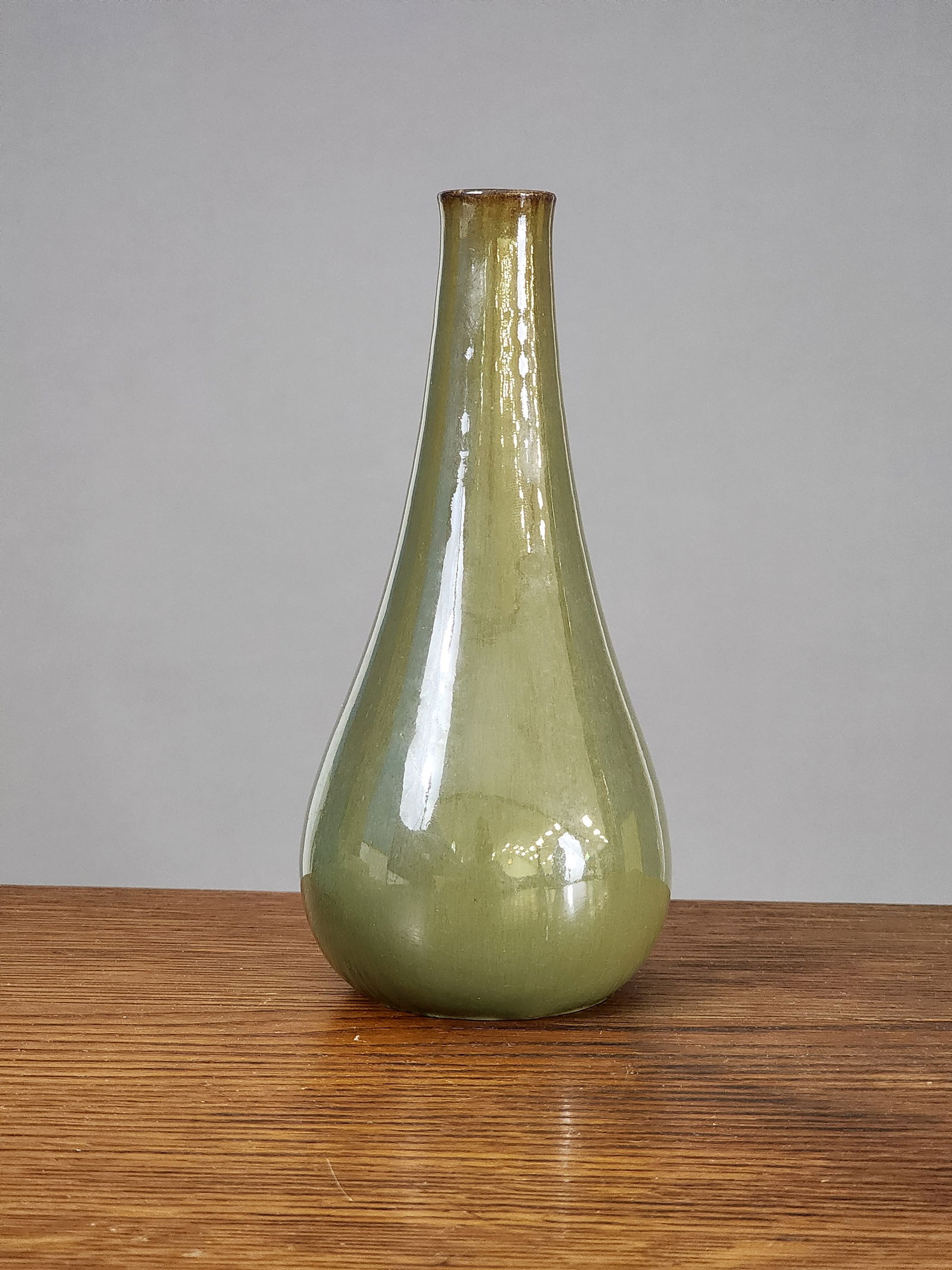 AUGUSTE DELAHERCHE BUD VASE (1 of 4)
