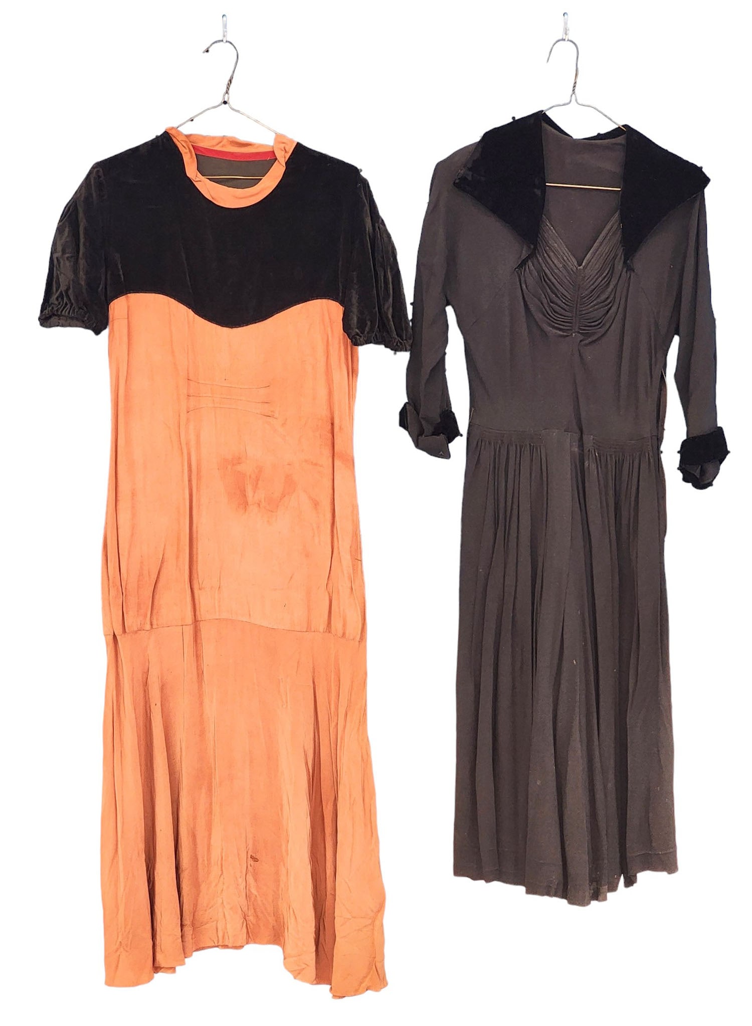 COLLECTION OF ANTIQUE AND VINTAGE TEXTILES (1 of 3)