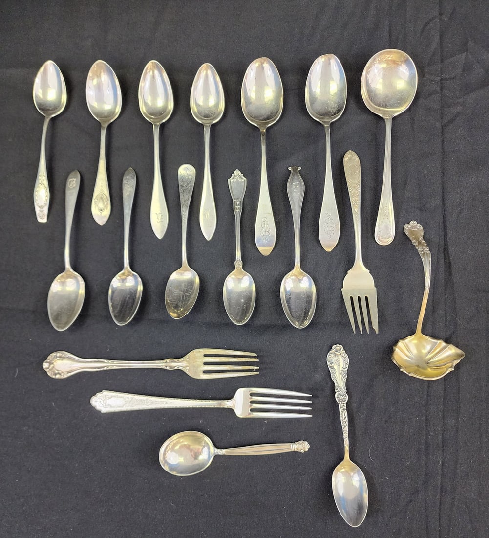 COLLECTION OF MISCELLANEOUS STERLING SILVER FLATWARE (1 of 6)
