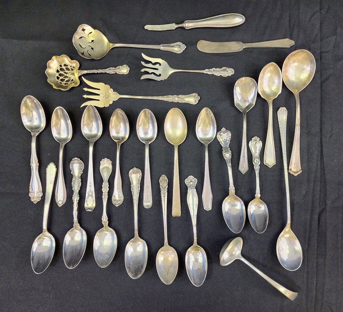 COLLECTION OF MISCELLANEOUS STERLING SILVER FLATWARE (1 of 8)