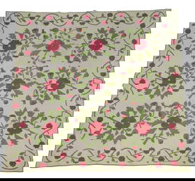 FLORAL APPLIQUE QUILT