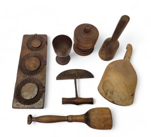 COLLECTION OF WOODENWARE