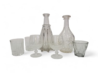 GROUP OF COLORLESS GLASS