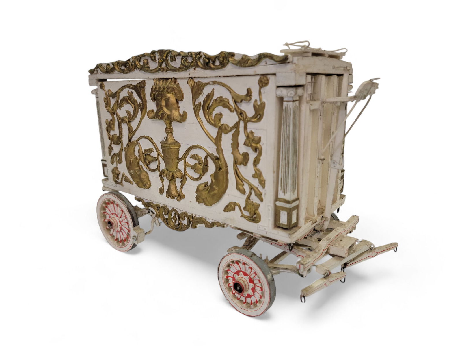 BYRAM MODEL CIRCUS: WHITE TABLEAU CAGE WAGON (1 of 8)