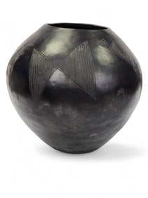 BLACKWARE POT