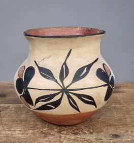 SANTO DOMINGO POLYCHROME OLLA