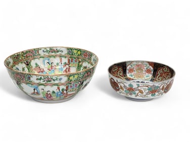 TWO CHINESE EXPORT PORCELAIN BOWLS