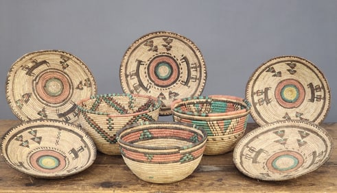 GROUP OF AFRICAN BASKETS