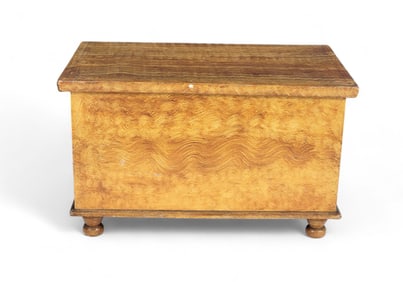 MINIATURE GRAIN-PAINTED BLANKET CHEST