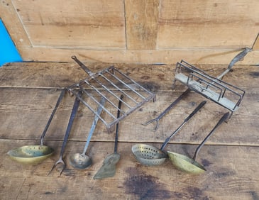 COLLECTION OF COOKING UTENSILS