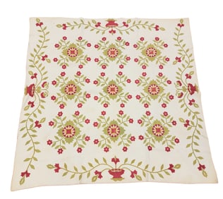 FLORAL APPLIQUE QUILT