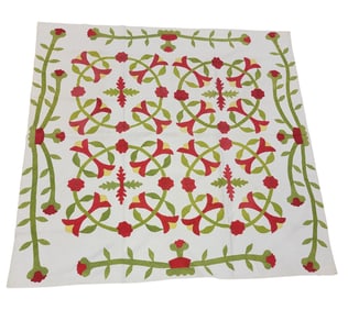 FLORAL APPLIQUE QUILT