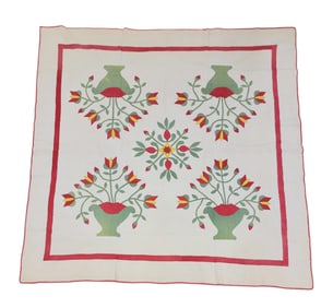 FLORAL APPLIQUE QUILT