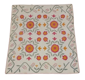 FLORAL APPLIQUE QUILT