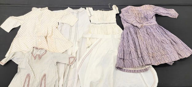 GROUP OF CHILDREN'S CLOTHING