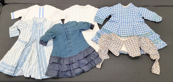 GROUP OF CHILDREN'S CLOTHING IN BLUES