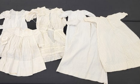 GROUP OF CHILDREN'S CLOTHING