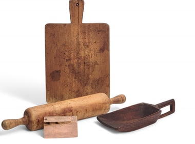 COLLECTION OF WOODENWARE
