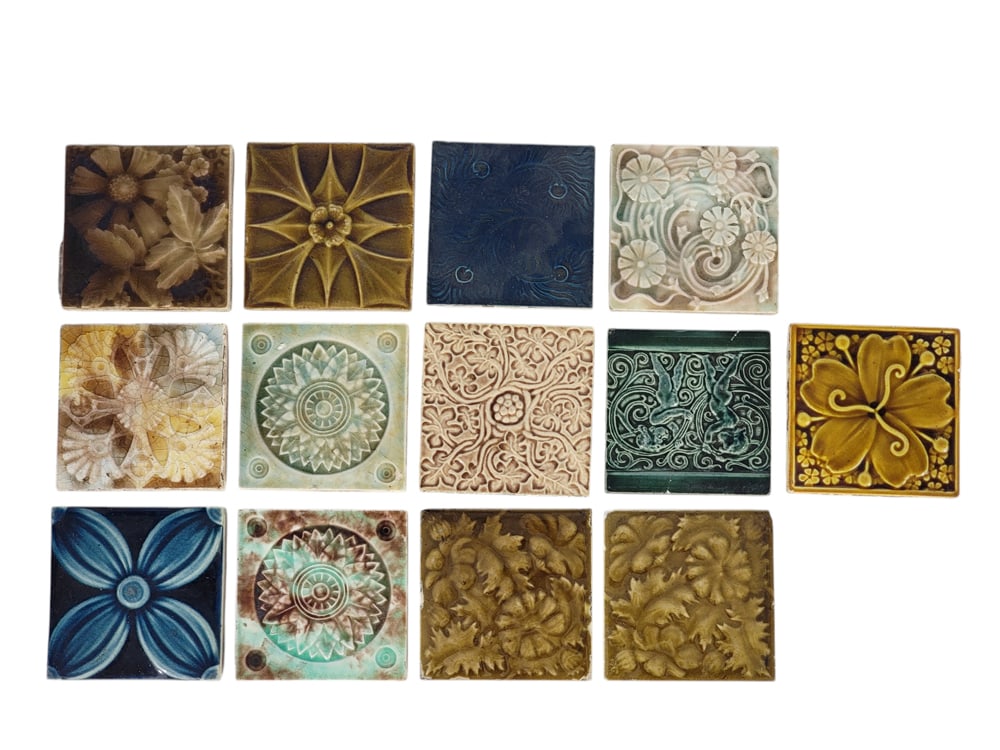 LARGE GROUP OF VICTORIAN TILES (1 of 6)