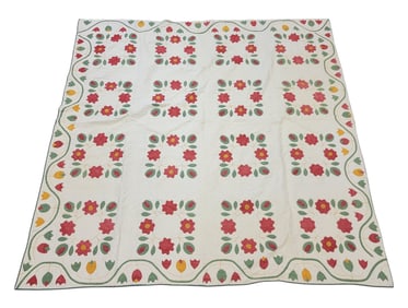 FLORAL APPLIQUE QUILT